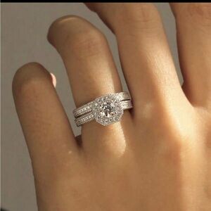 Beautiful Engagement Style Ring Set